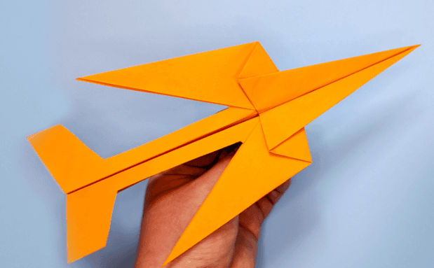 Papierflieger-Challenge